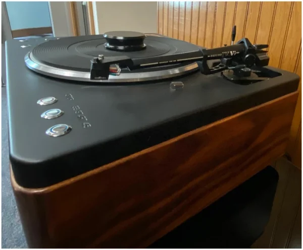 PBN Audio DP80P Turntable with SME arm right