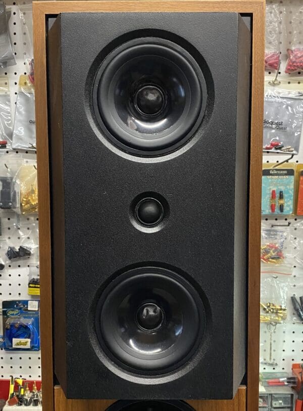 Kef 104.2 Reference Speakers Detail