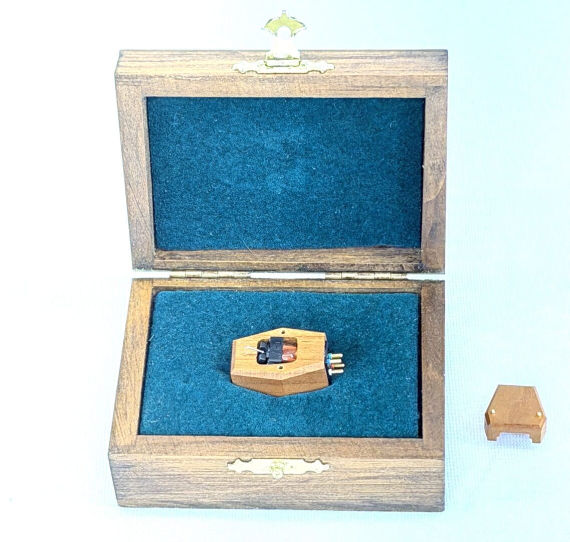 Grado Reference Cartridge box without cover