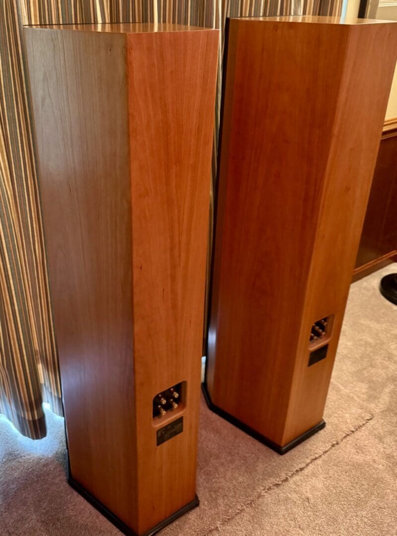 PBN Audio Montana EPS Loudspekers in cherry rear left.
